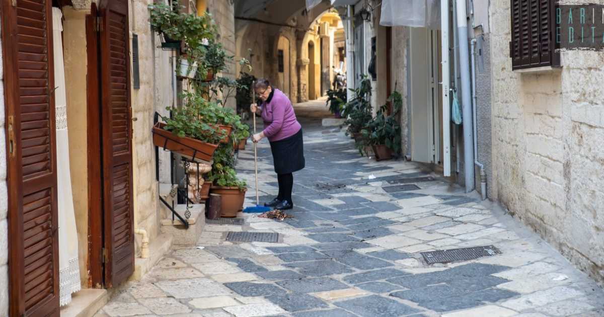 Bari Vecchia e la sua particolare pavimentazione stradale: ecco perch� � bianca e nera